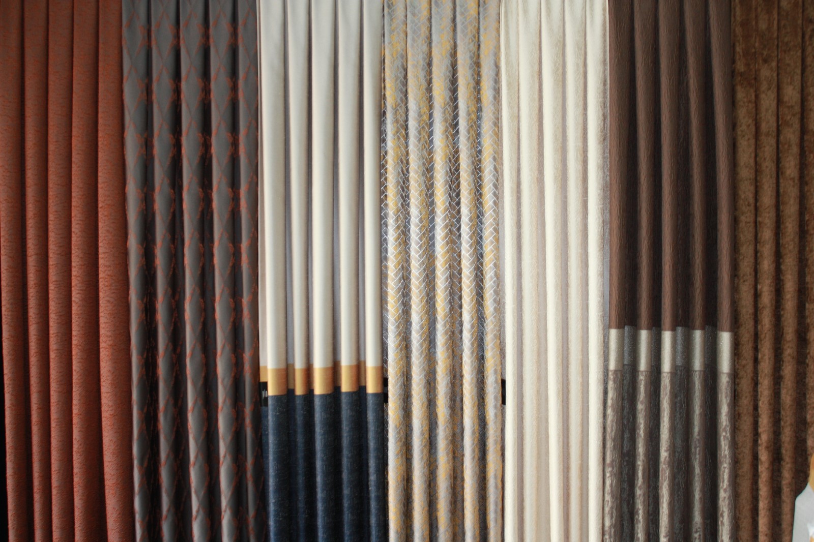 چرا پرده‌ها گران هستند!؟